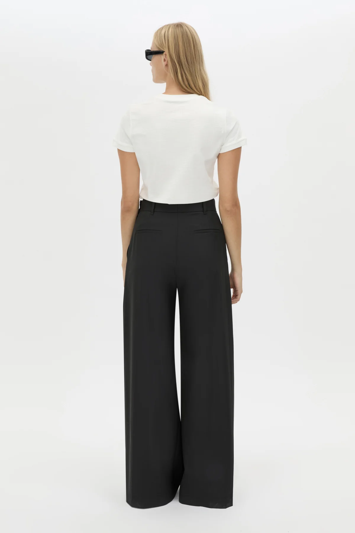 Bonnie Fitted Graphic Tee - Image 5