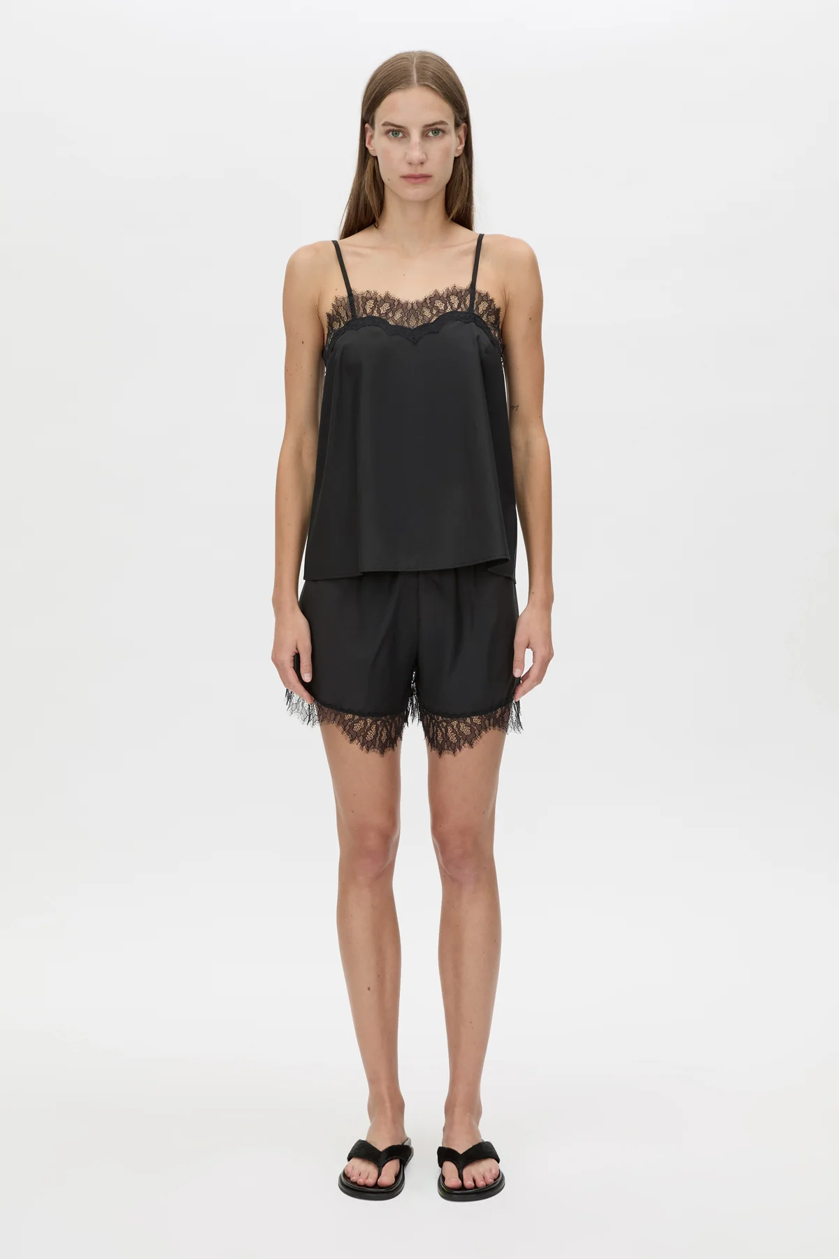 Lira Short - Image 3